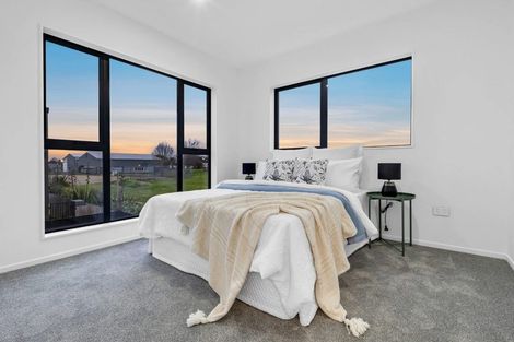 Photo of property in 106b Edgewater Drive, Pakuranga, Auckland, 2010