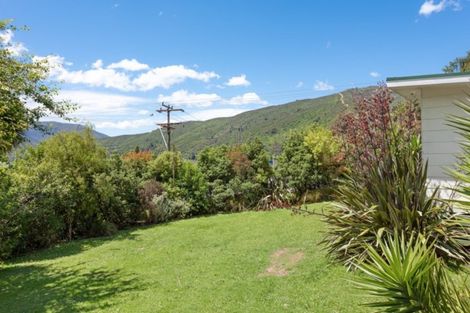 Photo of property in 27 Main Road, Havelock, 7100