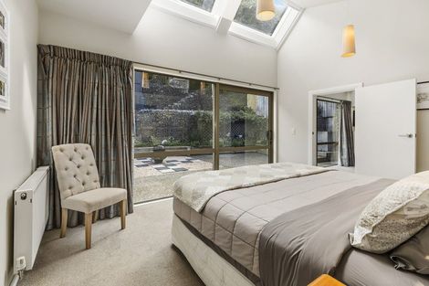 Photo of property in 118 Breaker Bay Road, Breaker Bay, Wellington, 6022