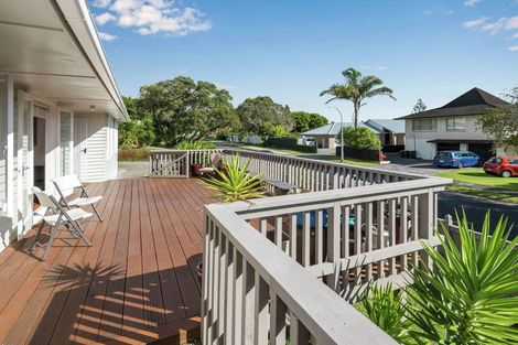 Photo of property in 8 Evelyn Road, Cockle Bay, Auckland, 2014