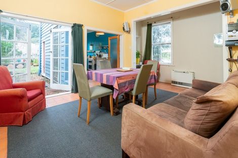 Photo of property in 10 Edge Hill, Mount Victoria, Wellington, 6011