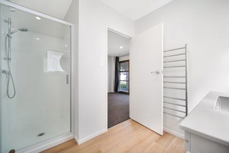 Photo of property in 2 Icarus Place, Half Moon Bay, Auckland, 2012