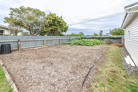 Photo of property in 18 Suther Street, Waverley, 4510