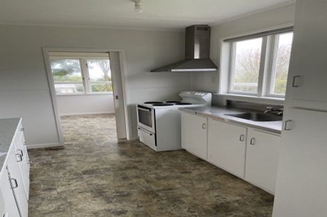 Photo of property in 96 Garfield Road, Helensville, 0800