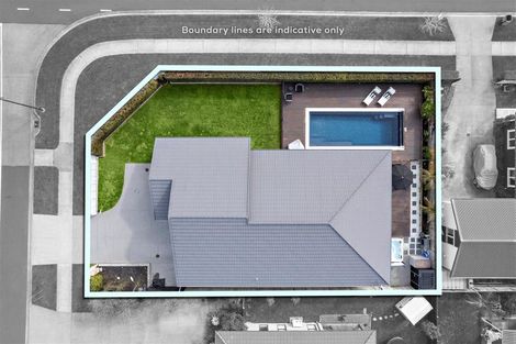 Photo of property in 24 Sir Lincoln Drive, Kumeu, 0810