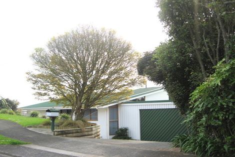 Photo of property in 14 Cabot Place, Frankleigh Park, New Plymouth, 4310