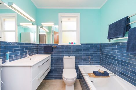 Photo of property in 5 Tingey Place, Awapuni, Palmerston North, 4412