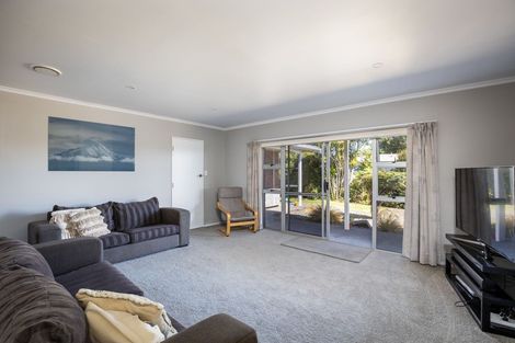 Photo of property in 16 Leon Place, Waitara, 4320