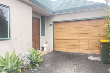 Photo of property in 1/4 Bond Crescent, Forrest Hill, Auckland, 0620