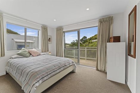 Photo of property in 10a Rarangi Way, Owhiro Bay, Wellington, 6023