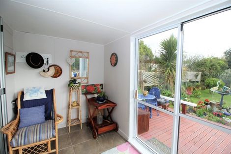 Photo of property in 19 Bowen Street, Woodville, 4920