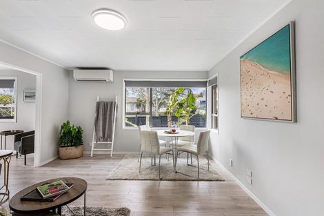 Photo of property in 54 Sikkim Crescent, Clover Park, Auckland, 2019