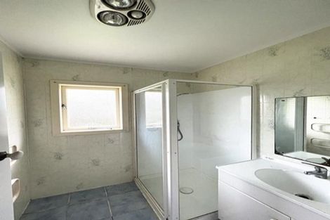 Photo of property in 62 Sutton Crescent, Papakura, 2110