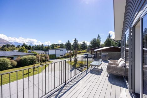 Photo of property in 16 Bevan Place, Wanaka, 9305