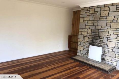 Photo of property in 104 Archibald Road, Kelston, Auckland, 0602