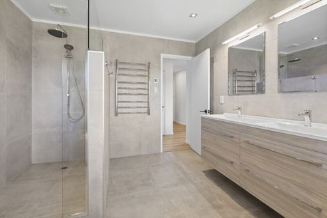 Photo of property in 95 Tiri Road, Tindalls Beach, Whangaparaoa, 0930