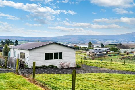 Photo of property in 28 Lakeview Street, Waihola, 9073