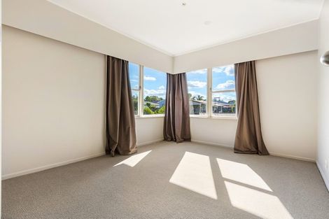 Photo of property in 12 Kelston Street, New Lynn, Auckland, 0600