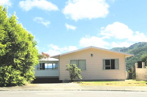 Photo of property in 43 Sunnyview Drive, Brown Owl, Upper Hutt, 5018