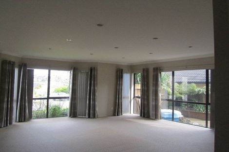 Photo of property in 11 Jomard Terrace, Northcross, Auckland, 0632