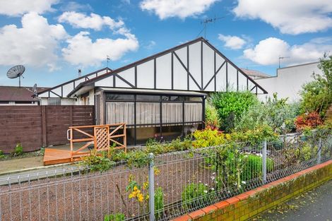 Photo of property in 6/512 Heretaunga Street East, Hastings, 4122