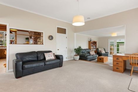 Photo of property in 3 Hawea Street, Merrilands, New Plymouth, 4312