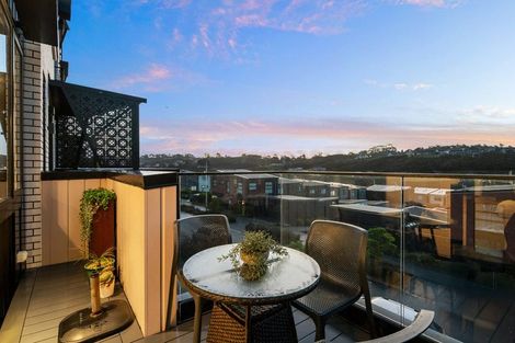 Photo of property in 10/19 Windlass Street, Long Bay, Auckland, 0630