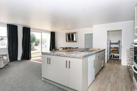 Photo of property in 17 Victor Street, Dannevirke, 4930