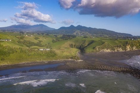 Photo of property in 2 Washer Road, Omata, New Plymouth, 4374