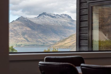 Photo of property in 1 Highview Terrace, Queenstown, 9300