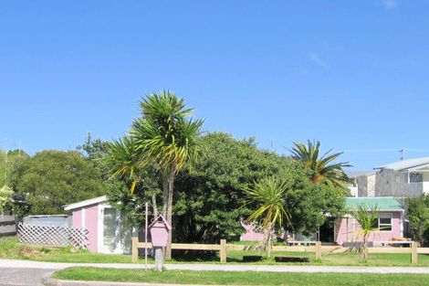 Photo of property in 26 Motiti Road, Papamoa Beach, Papamoa, 3118