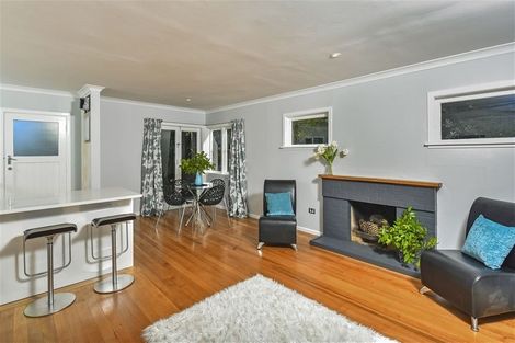 Photo of property in 2/284 East Coast Road, Forrest Hill, Auckland, 0620