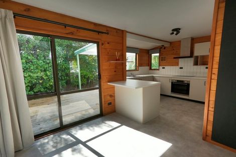 Photo of property in 3/8a Alma Street, Te Atatu South, Auckland, 0610