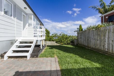 Photo of property in 2/266 Forrest Hill Road, Forrest Hill, Auckland, 0620