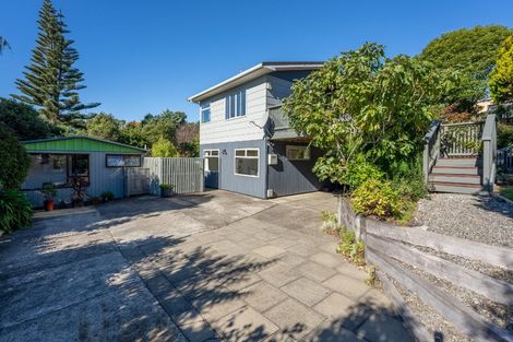 Photo of property in 15 Napier Grove, Waikanae Beach, Waikanae, 5036