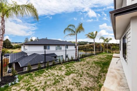Photo of property in 4 Ahorangi Road, Silverdale, 0932