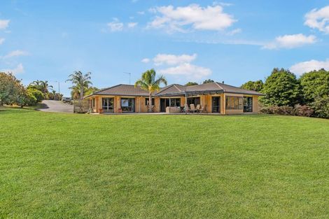Photo of property in 12 Gleaming Place, Waiuku, 2123