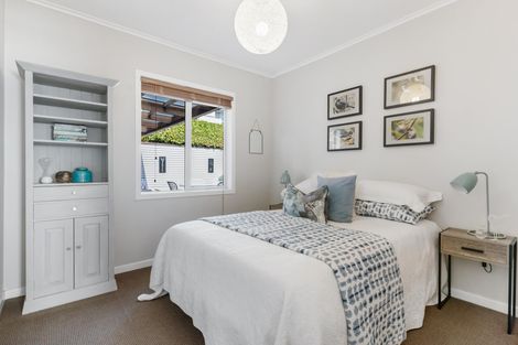 Photo of property in 37 Mellons Bay Road, Mellons Bay, Auckland, 2014