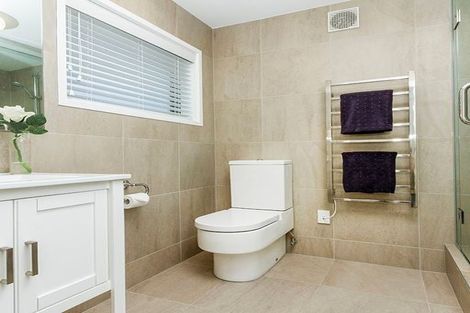 Photo of property in 1/2 Ocean View Road, Milford, Auckland, 0620