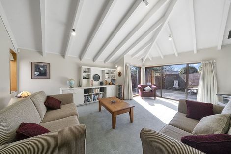 Photo of property in 5 Roman Close, Silverstream, Upper Hutt, 5019