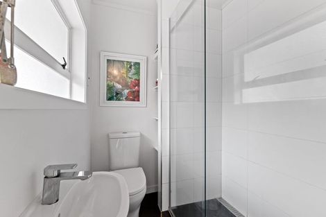 Photo of property in 18 David Street, Westown, New Plymouth, 4310