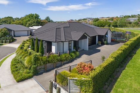 Photo of property in 2 Kingson Court, Omokoroa, 3114