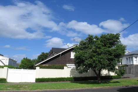Photo of property in 29 Saltburn Road, Milford, Auckland, 0620