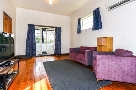 Photo of property in 1/96 Somerfield Street, Somerfield, Christchurch, 8024