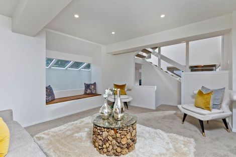 Photo of property in 2/51 Seaton Road, Murrays Bay, Auckland, 0630