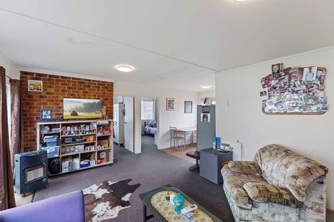 Photo of property in 16 Eruini Street, Waikanae Beach, Waikanae, 5036