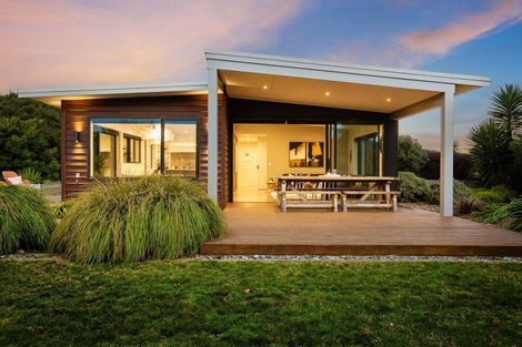 Photo of property in 3 Te Heke Place, Waikanae, 5036