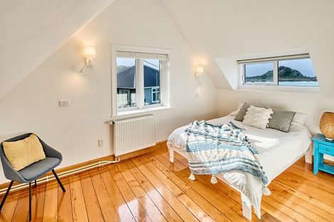 Photo of property in 336 The Esplanade, Island Bay, Wellington, 6023