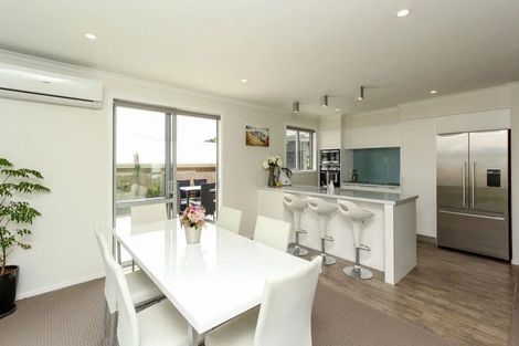 Photo of property in 92 Smart Road, Glen Avon, New Plymouth, 4312