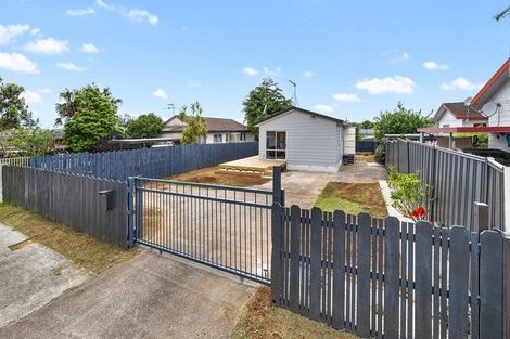 Photo of property in 1/157 Te Irirangi Drive, Flat Bush, Auckland, 2019